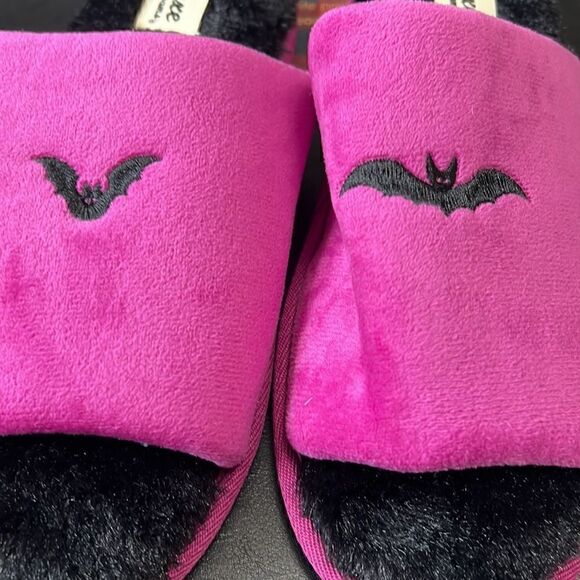 𝅺BAT Memory Foam Bright Plum Slippers - Picture 7 of 8